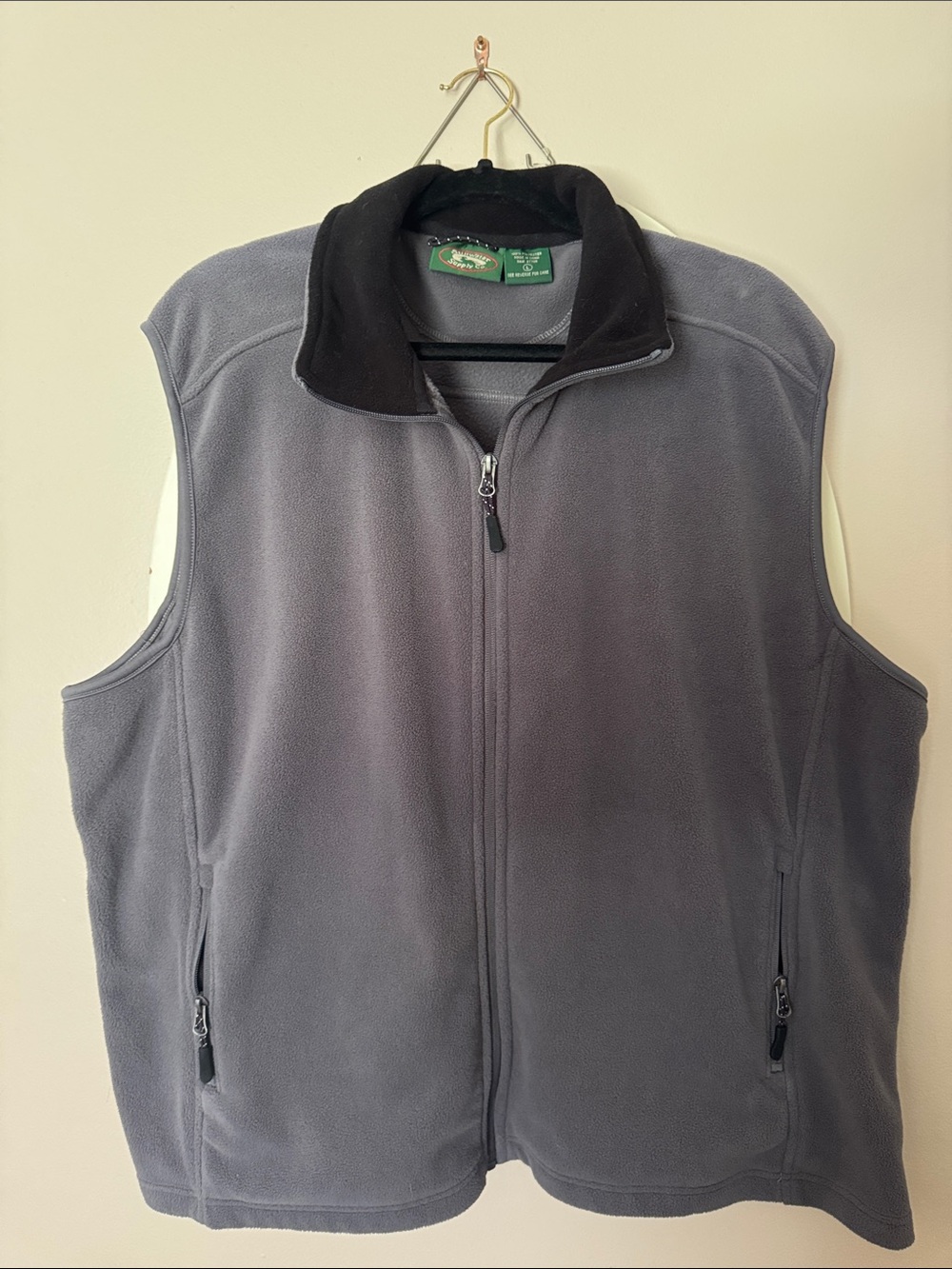 Men's Large Gray Fleece Zip-Up Vest with Black Collar